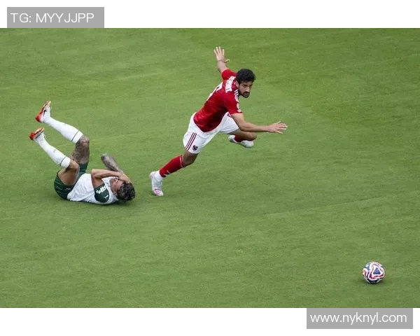 足球球星场上趣味瞬间大合集爆笑花絮不断让你笑不停