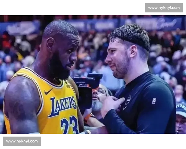 NBA总决赛级别巅峰对决湖人激战热火第三场全场回放与精彩瞬间解析 NBA总决赛级别巅峰对决湖人激战热火第三场全场回放与精彩瞬间解析